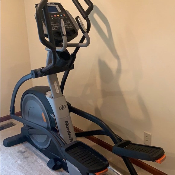 NordicTrack treadmill - Picture 1 of 2